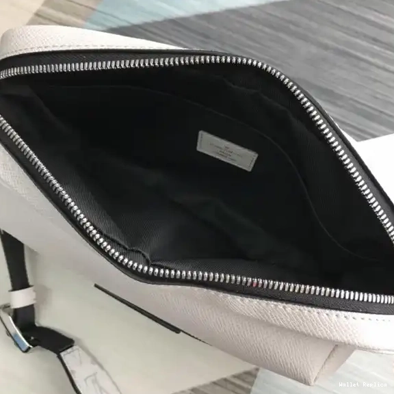 Affordable LOUIS VUITTON OUTDOOR MESSENGER 0629